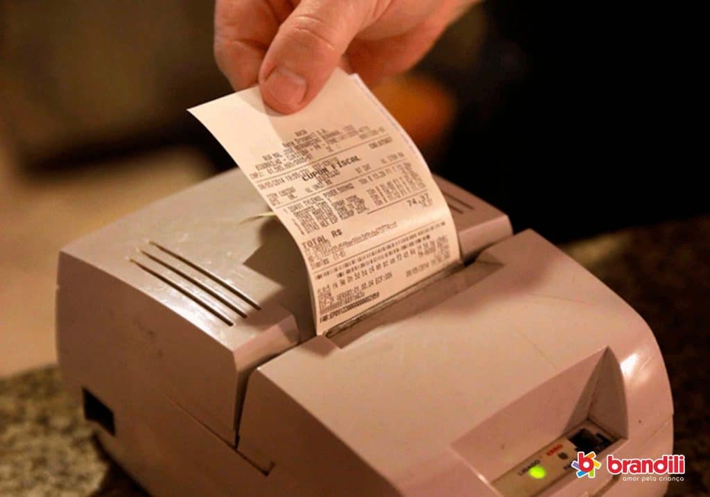 máquina imprimindo nota fiscal
