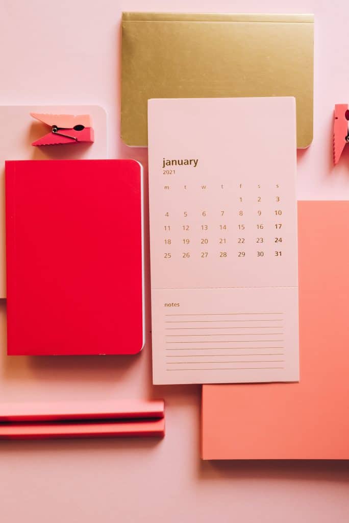 calendário rosa do mês de janeiro