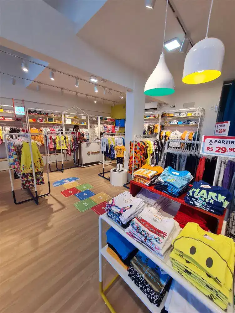 Loja da Brandili decorada com spots