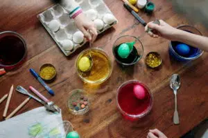 Ovos coloridos para a Páscoa