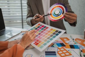 Escolha de cores em projeto de design gráfico.